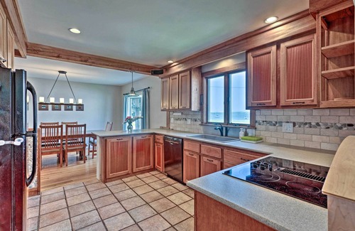 Portsmouth Hütte | Common Fence Point Cottage w/ Ocean Views!