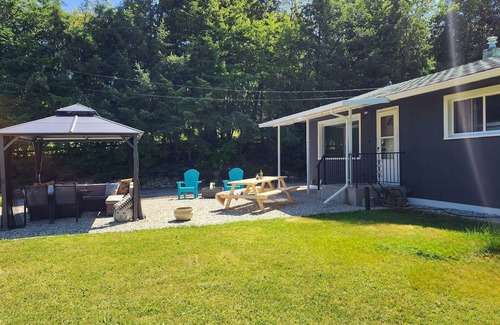 Canoe Haus | Commorancy in Canoe