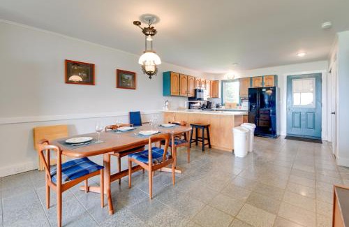 Newport Center Wohnung | Community Boat Dock Lake Memphremagog Condo!