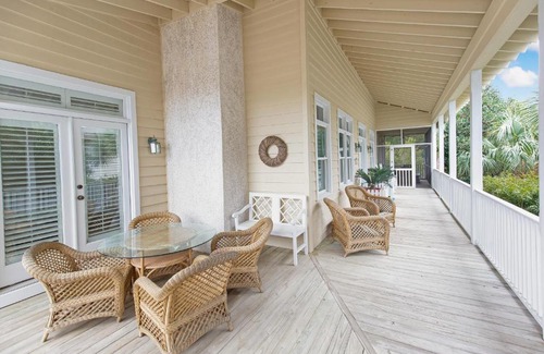 Litchfield by the Sea Haus | Compass Point 82 3BR 3 BA House w Kitchen