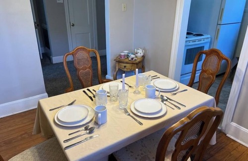 Selma Wohnung | Complete your historical tour of Selma by living in an 1862 antebellum home.