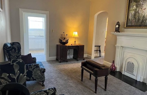 Selma Wohnung | Complete your historical tour of Selma by living in an 1862 antebellum home.