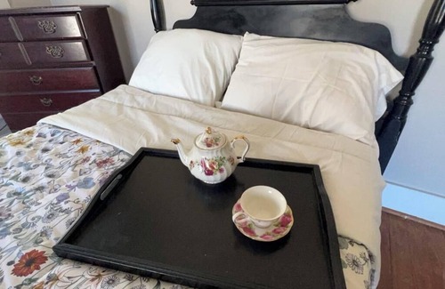 Selma Wohnung | Complete your historical tour of Selma by living in an 1862 antebellum home.