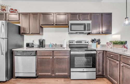 Starkville Eigentumswohnung | Completely Updated Condo, 15 Minute Walk to Davis Wade Stadium!!