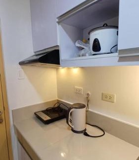 Novaliches Wohnung | Condo Studio with Pool for Staycation