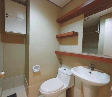 Luzon Wohnung | Condo Unit with Balcony Avida IT Park