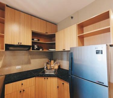 Luzon Wohnung | Condo Unit with Balcony Avida IT Park