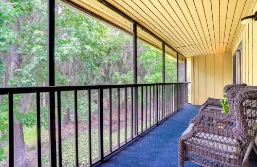 Deltona Lakes Wohnung | Condo with Pool and Beach Access Near Theme Park