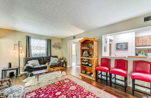 Deltona Lakes Wohnung | Condo with Pool and Beach Access Near Theme Park