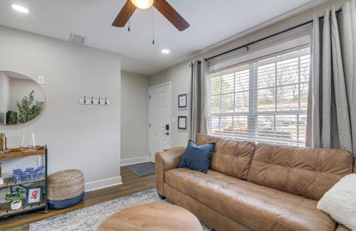 Oxford Wohnung | Condo with Pool Walk to University of Mississippi!