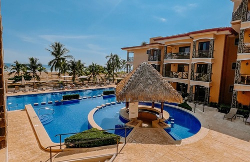 Barrio Los Villalobos Eigentumswohnung | Condo Yuli, Oceanfront on Jaco Beach
