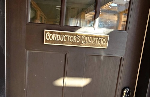 Holly Wohnung | Conductors Quarters - Chic comfort 100% accessible