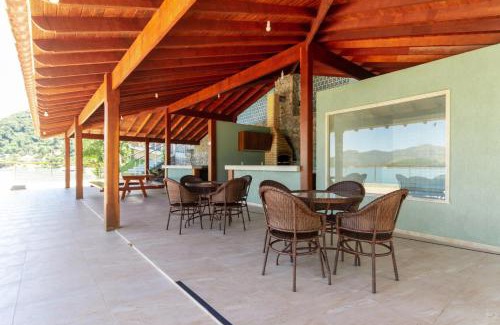 Caieira Wohnung | Conforto com vista para o mar!