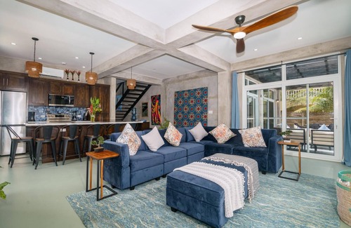 Placencia Eigentumswohnung | Conmigo Villas - 6 Bedroom Beachfront w/ Pool