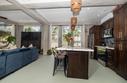 Placencia Eigentumswohnung | Conmigo Villas - 6 Bedroom Beachfront w/ Pool