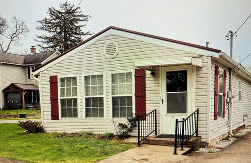 Conneaut Lakeshore Hütte | Contemporary Cottage Located Near Conneaut Lake