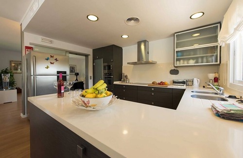 Les Palmeres Villa | Contemporary One-Level Villa, A/C, Private Pool, Mountain Views - 20mins Walk to Port de Pollenca!