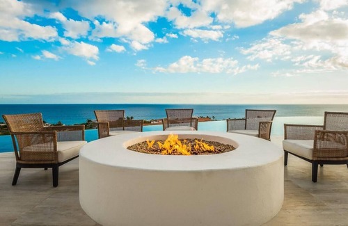 Ampliacion Juarez Villa | Contemporary Styled Six Bedroom Villa