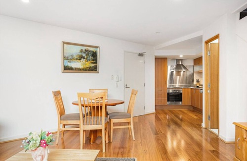 Subiaco Wohnung | Contemporary Subi Apartment with all Amenities!