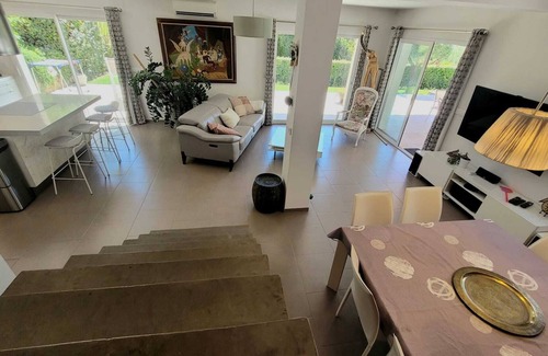 Pegomas Villa | Zeitgenössische Villa mit modernem Pool