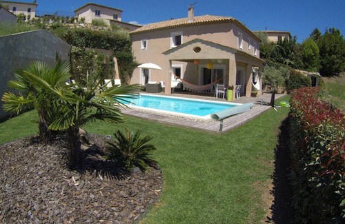 Pegomas Villa | Zeitgenössische Villa mit modernem Pool