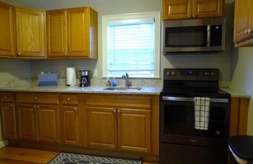 Everett Wohnung | Convenient 2 bed Apt in Everett a Short Walk to Encore