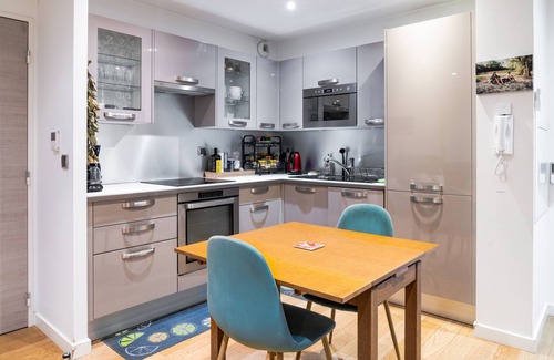 Noisy-le-Grand Wohnung | Convenient 2-bedroom apartment near subway