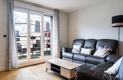 Noisy-le-Grand Wohnung | Convenient 2BR Apt near subway
