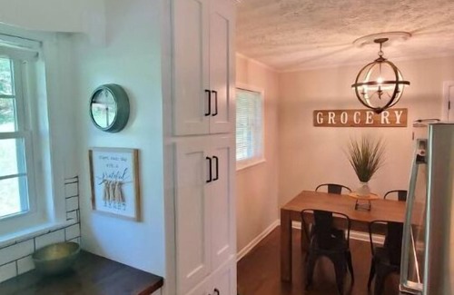 Gainesville Haus | Pine Valley Place / Entire 3 Bedroom house