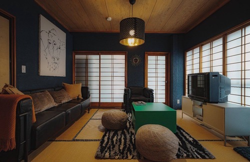 Shimo-yoshida Haus | Convenient and stylish City Pop inspired retreat at the foot of Mt.Fuji!