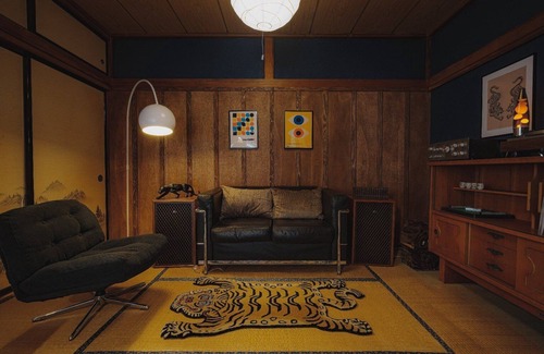 Shimo-yoshida Haus | Convenient and stylish City Pop inspired retreat at the foot of Mt.Fuji!