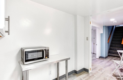 Northeast Yonkers Wohnung | Convenient Apt: 2 Mi to Sprain Ridge Park!