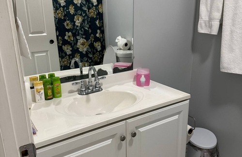 Tucker Haus | Convenient Atlanta Vacation in a quiet neighborhood. Walking trail, golf course