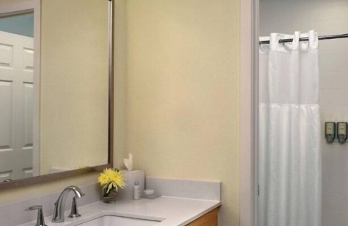 Schaumburg Haus | Convenient Getaway, Unit with Pool, Near Woodfield Mall, Schaumburg!