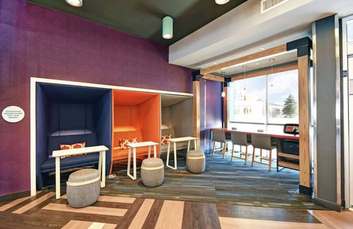 South Portland Haus | Convenient Room Near Airport & Shopping w/Free Shuttle, Breakfast & Parking