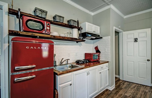 Tougaloo Wohnung | Convenient/Safe Location: Studio APT near WholeFoods