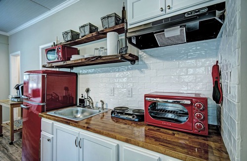 Tougaloo Wohnung | Convenient/Safe Location: Studio APT near WholeFoods