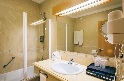 Areias de Sao Joao Hotel | Convenient Stay, Superb Location! 2 Fully-furnished Units, 2 Pools, Free Parking