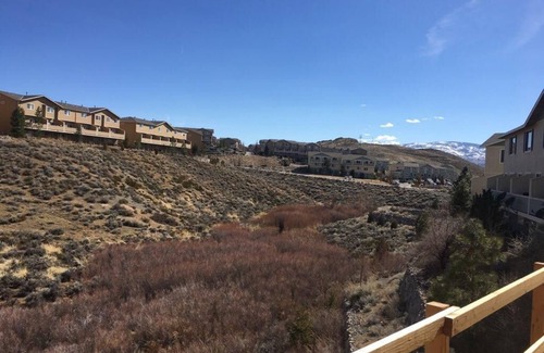 Northeast Reno Haus | Praktisch für alles und nur ein Jahr alt!