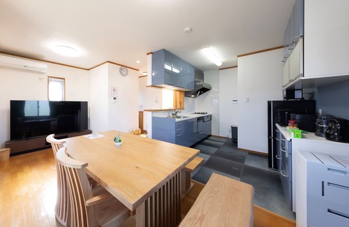 Ena Wohnung | Conveniently located in front of JR Ena Station! Tourism, business, and long-term stays are also available.