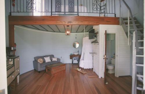 Alvan Haus | Converted Grain Silo for Unique Glamping Accommodation in Alvin, Illinois