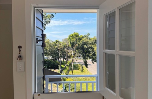 Terrigal Haus | Cooee Cottage. Where coastal charm meets joyful living at Terrigal Beach.