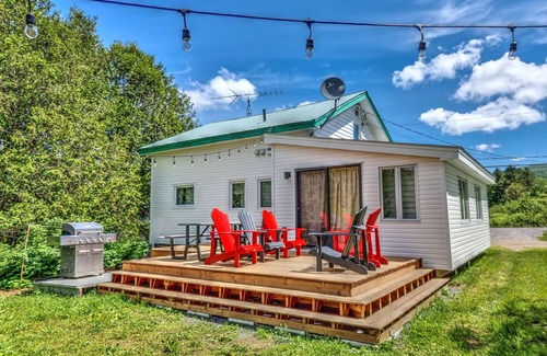 Bolton-Ouest Skihütte | Cool and cosy shack with private lake