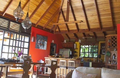 Pan de Azucar Haus | Exquisite Villa im balinesischen Stil mit atemberaubender Aussicht, privatem beheiztem Pool und Garten