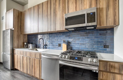 Near West Side Wohnung | Cool West Loop Studio w/ Rooftop & Dog Wash, nr L, by Blueground