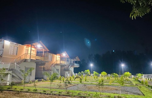 Kushalnagar Haus | Coorg River Edge Cottages