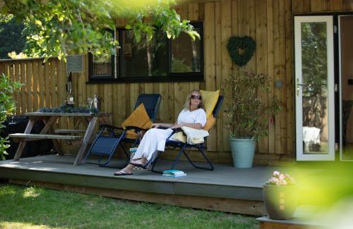 Toppesfield Haus | Copper Beech Lodge with Hot Tub, Games Room, Fire Pit