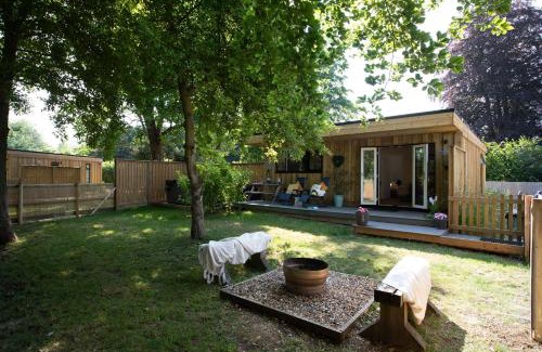 Toppesfield Haus | Copper Beech Lodge with Hot Tub, Games Room, Fire Pit