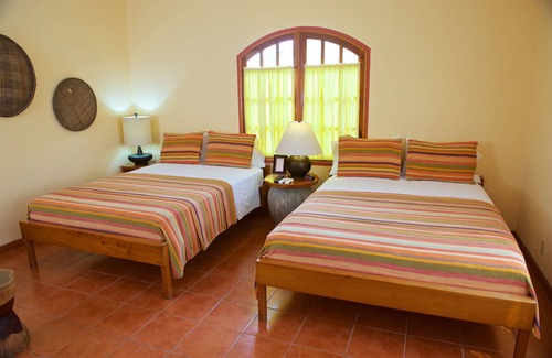 Forest Home Hotel | Coral House