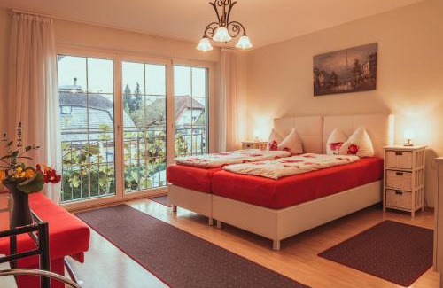 Koblach Wohnung | Coraline -Koblach, 6-10 P, 3 Schlafzimmer, Küche, riesige Terrasse, Parkplatz, WiFi, Stellplatz Ski
